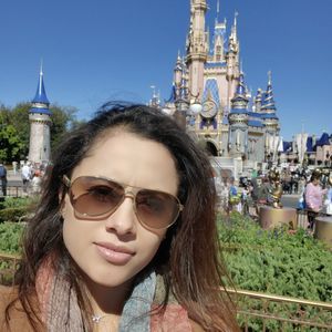 Meet your Posher, Claudia